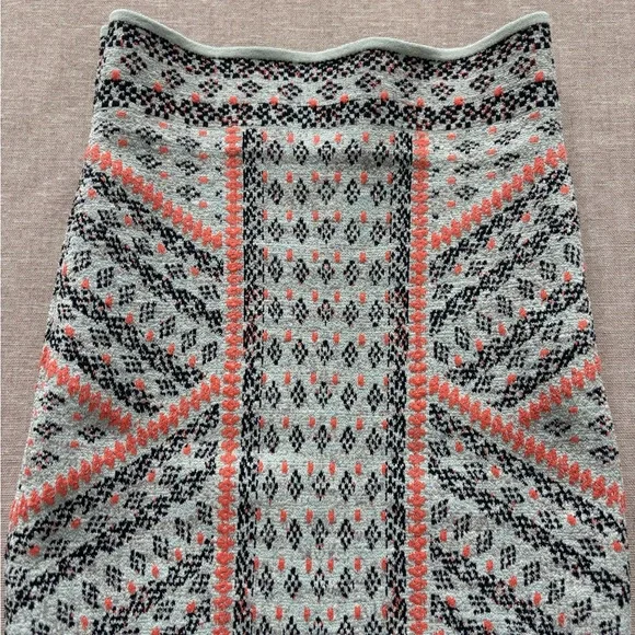 BCBG Max Azria pastel bodycon pencil skirt. - Picture 3 of 10